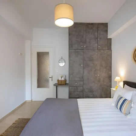 Atop Silver Luxury Apartment Ermoupoli