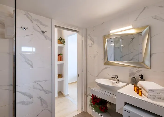 Atop Silver Luxury Ermoupoli