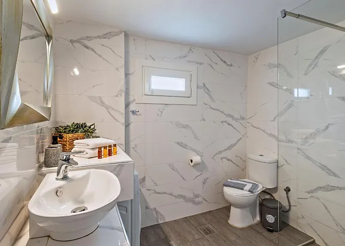 Apartment Atop Silver Luxury