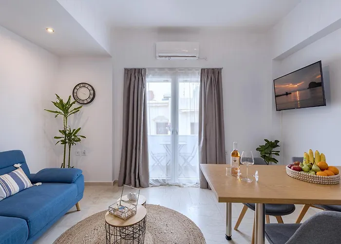 Atop Silver Luxury Apartment *