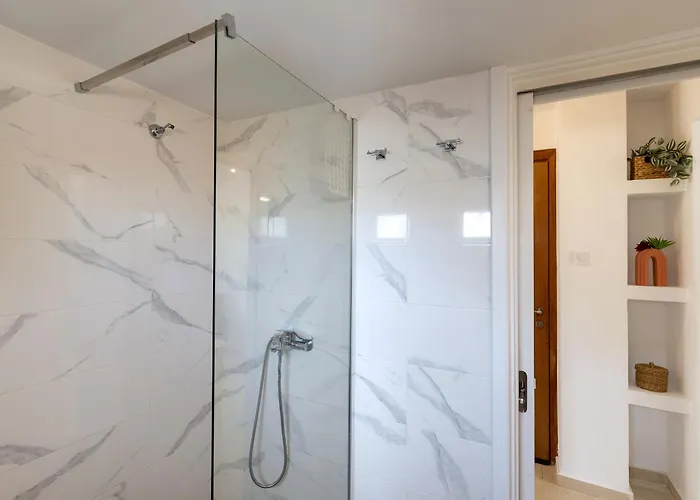 Atop Silver Luxury * Ermoupoli