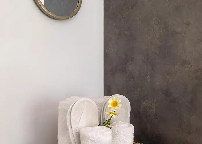 Atop Silver Luxury *