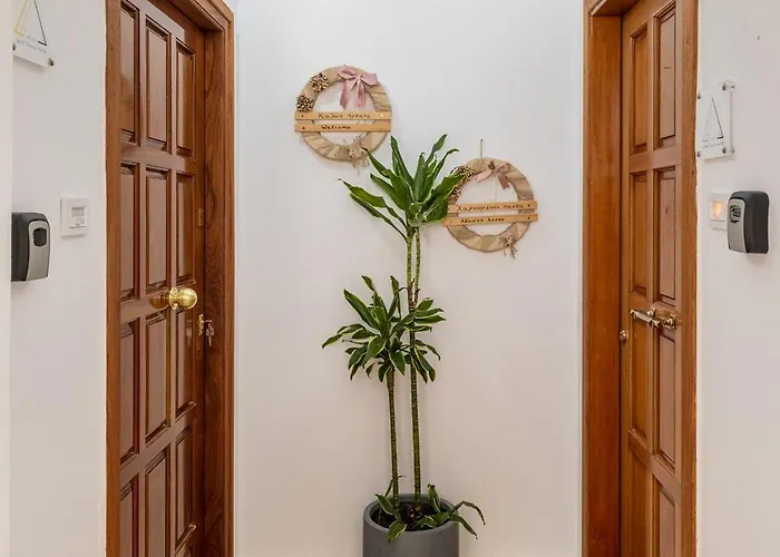 Atop Silver Luxury *